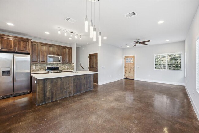 Building Photo - 1125 Walton Ln