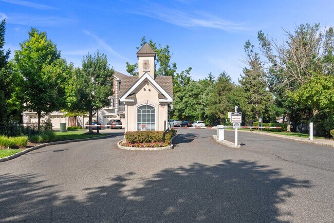 Building Photo - 209 Blue Heron Dr