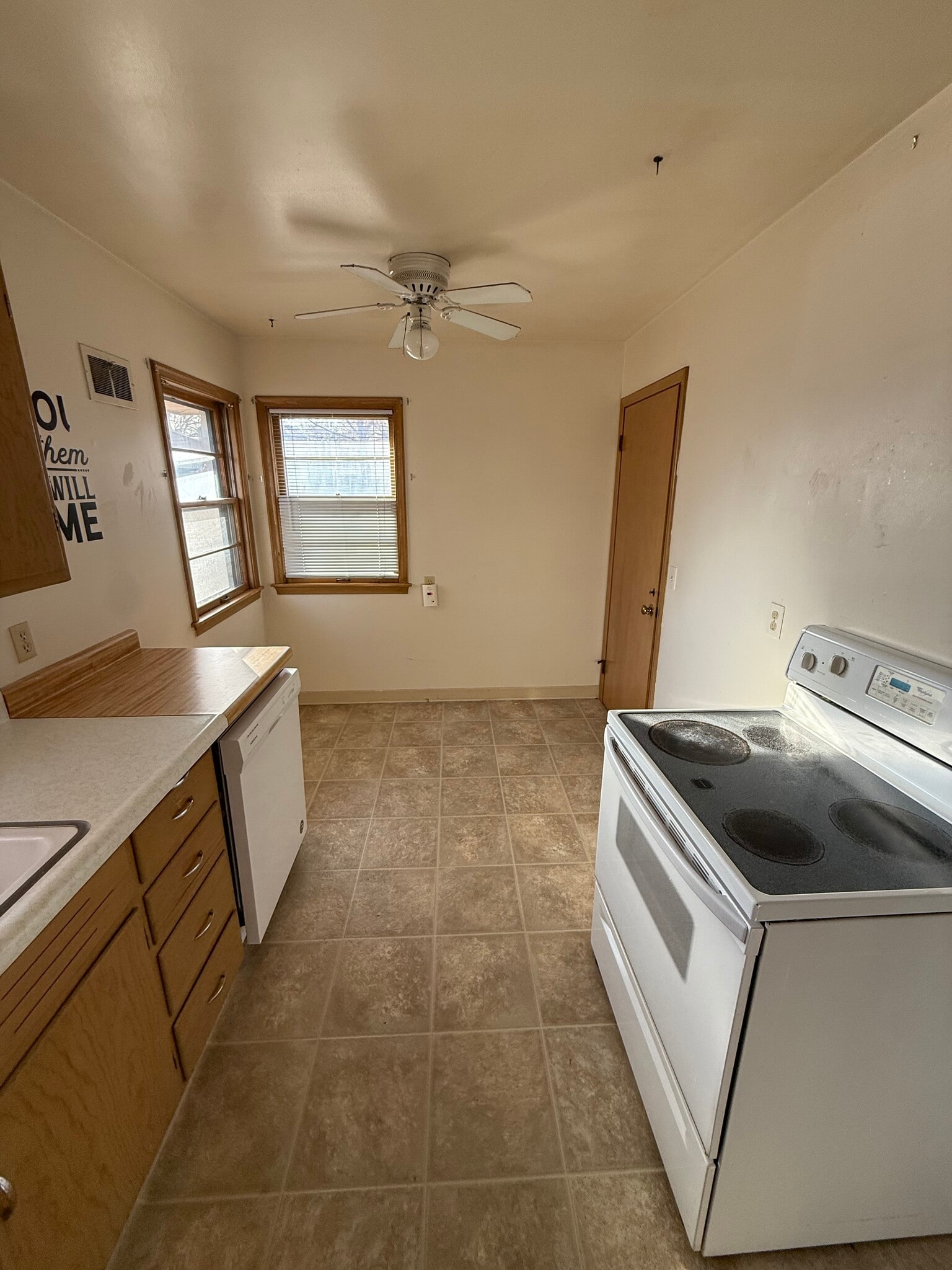 Nook - 3480 Woods Ave