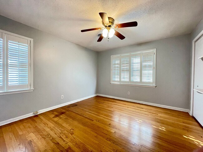 Building Photo - 136 Rwe Jones Dr