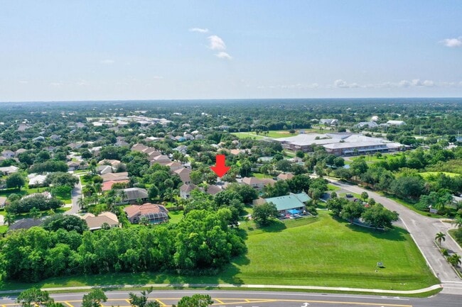 Building Photo - 2951 SW Pond Way