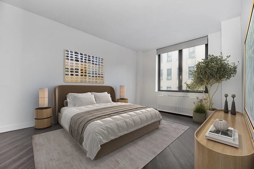 Building Photo - 250 E Houston St