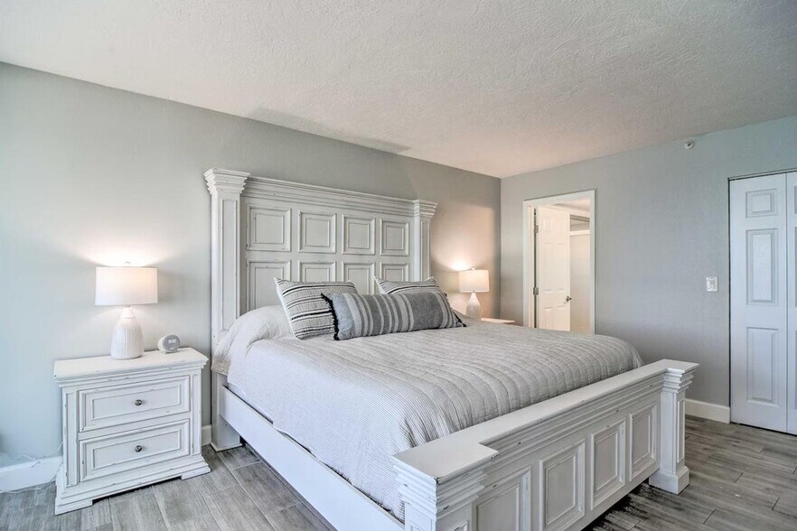 Building Photo - 17900 Gulf Blvd