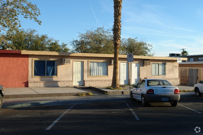 Building Photo - 2405 Sunrise Ave