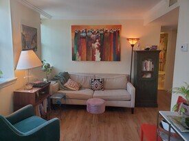 Living area - 1436 Meridian Plz NW