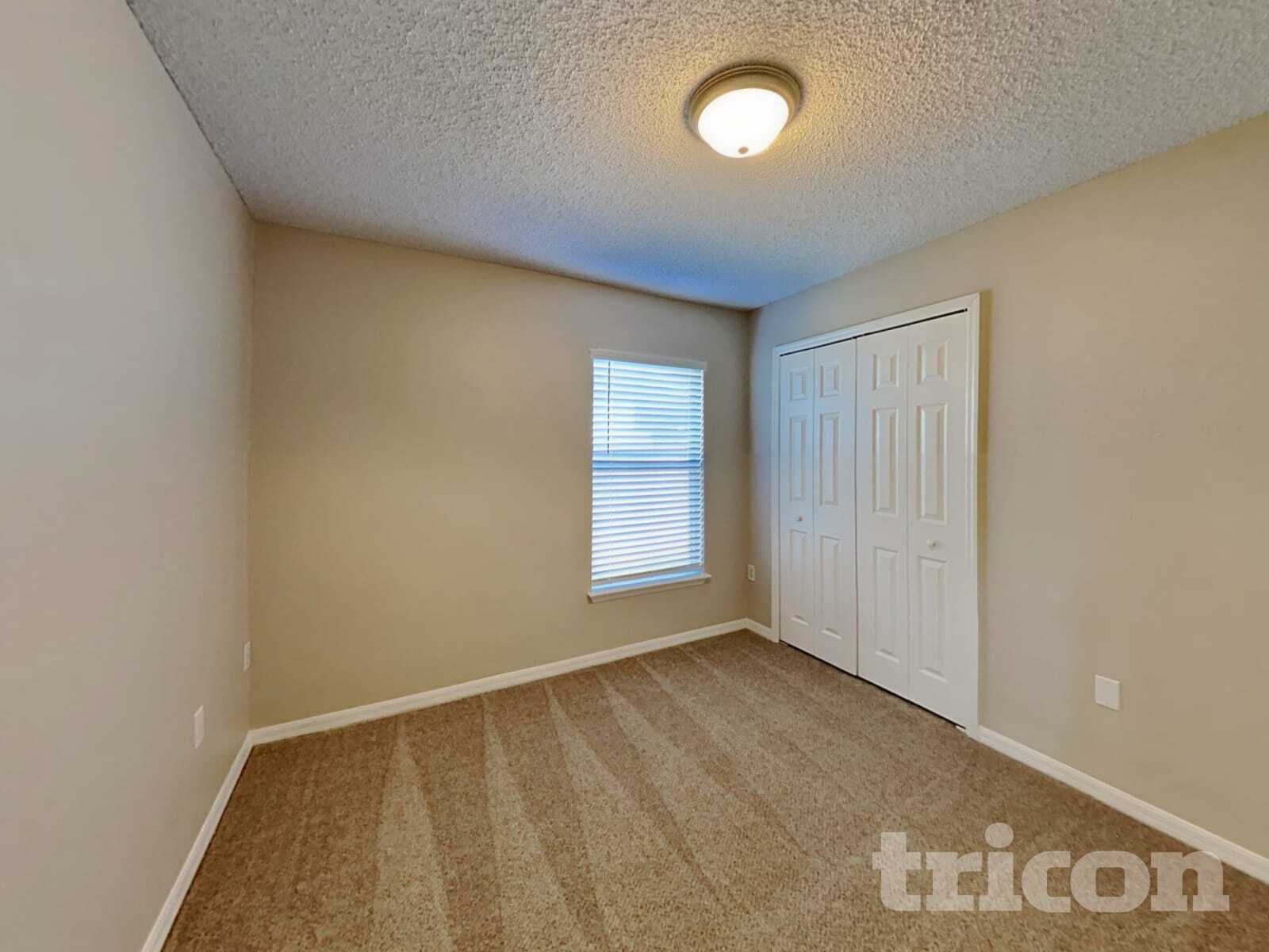 Building Photo - 7403 High Bluff Rd N