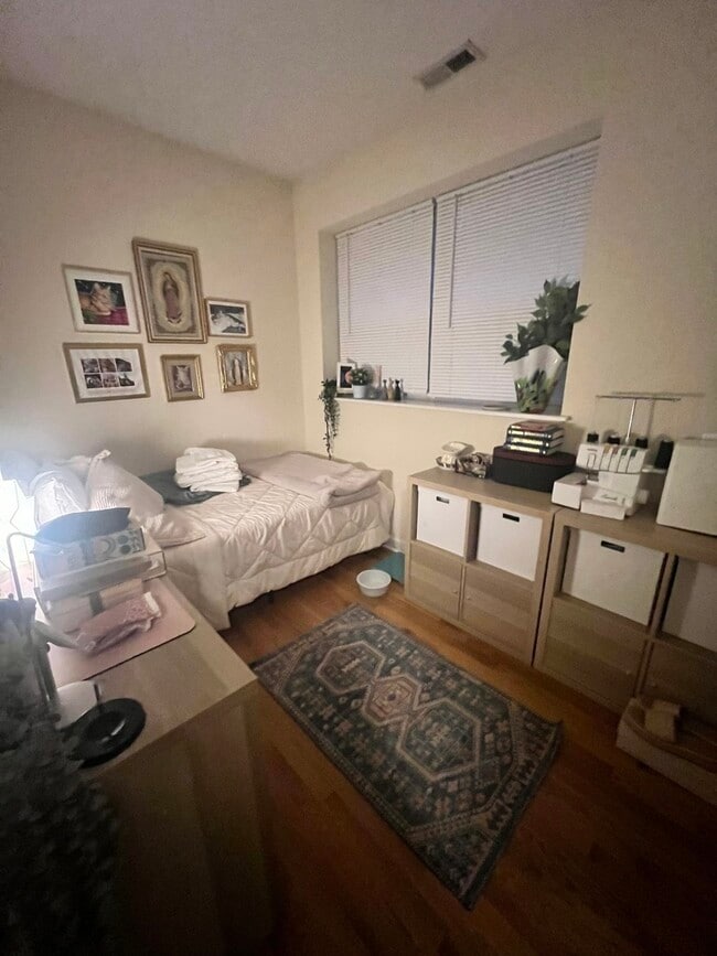 Building Photo - 3739 N Milwaukee Ave