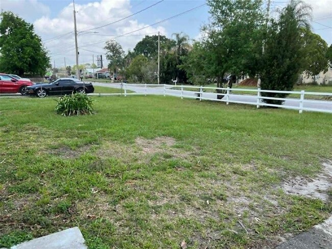 Building Photo - 682 Walkup Dr