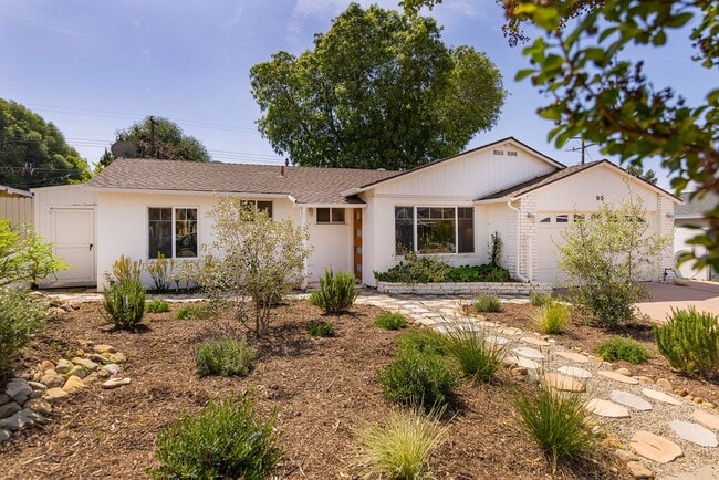 Building Photo - Oak View 3 bedroom 2 bath