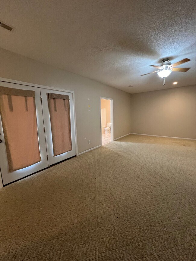 Building Photo - 1814 Villa Dr