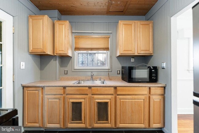 Building Photo - 4700 Southern Ave SE