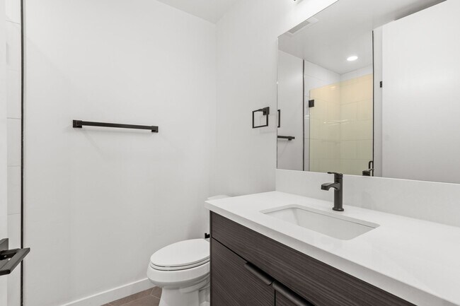 Building Photo - New modern style living- 1 bedroom 1 bath ...