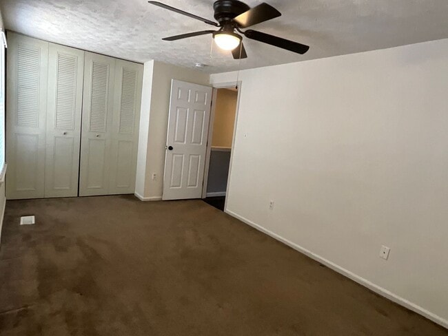 Building Photo - Beautiful 2BR 2BA 3 level townhome located in the Bowling Brook Farms Community