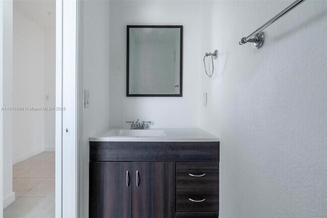 Building Photo - 4371 SW 160th Ave