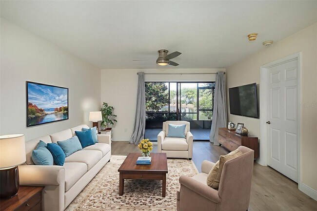 Building Photo - 2411 Gallery View Dr