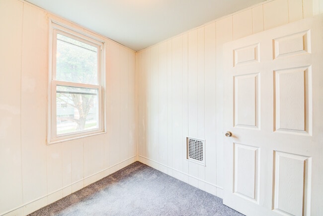 Building Photo - 103 Harwood St