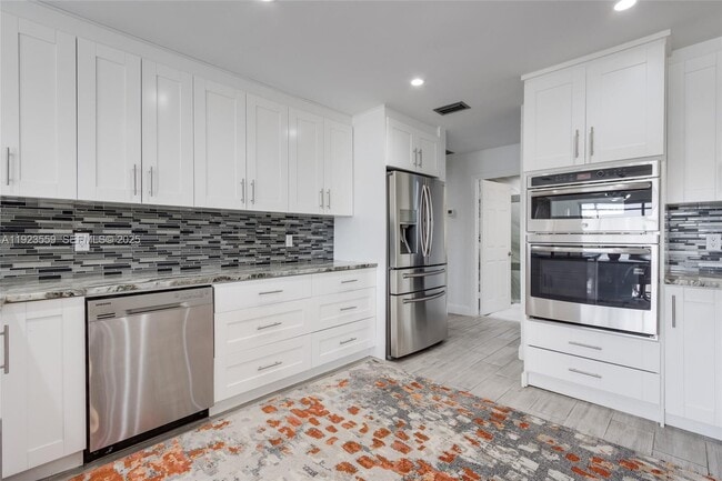 Building Photo - 11115 Boca Woods Ln