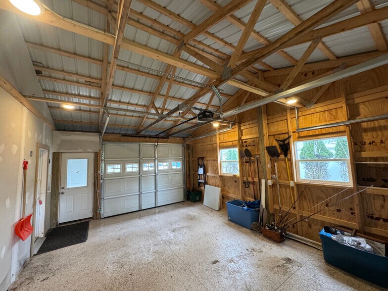 Building Photo - 23 S Lake Rd