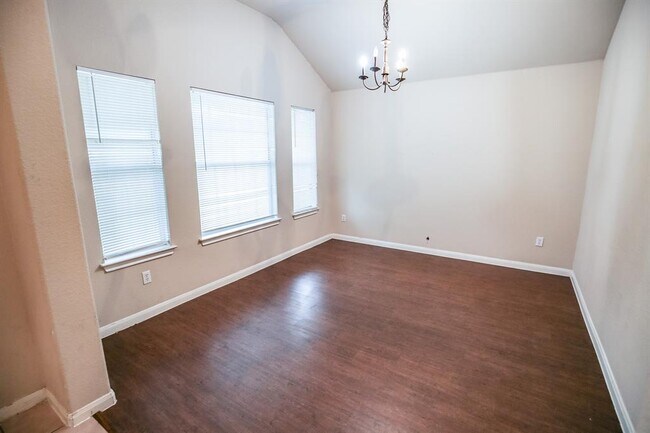 Building Photo - 111 Carriage Way