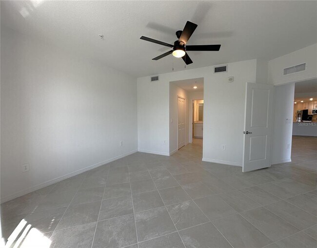 Building Photo - 14231 Heritage Landing Blvd