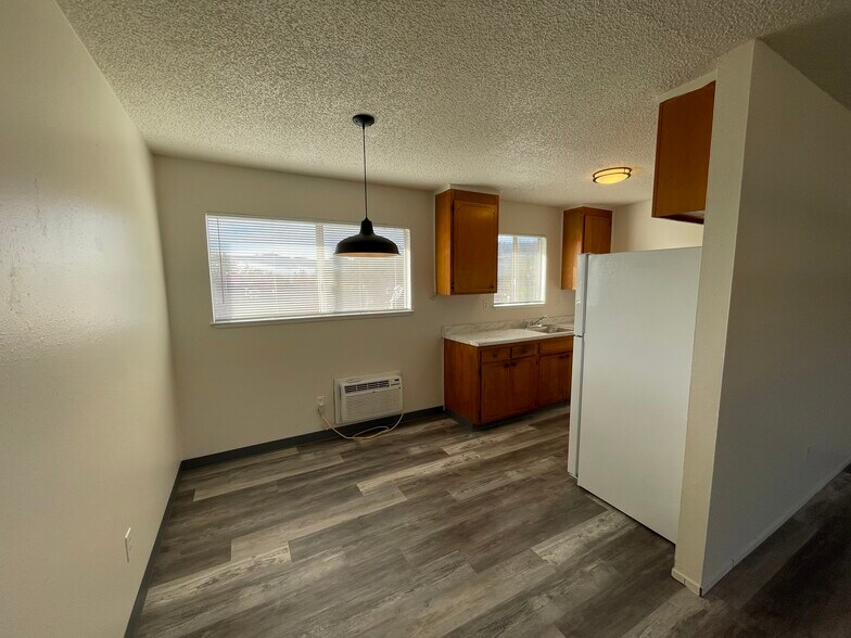 Building Photo - 495 Mill St