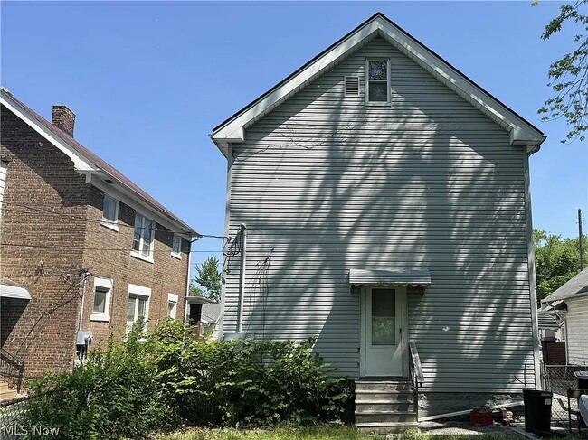 Building Photo - 13214 Svec Ave