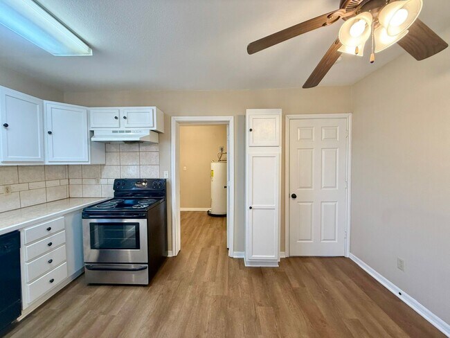 Building Photo - Coming Soon! Adorable 2 Bedroom 1 Bath Home in West Tyler!