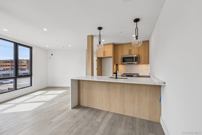 Building Photo - 325 Manville Rd