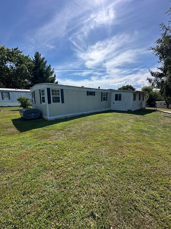 Building Photo - 2 Bedroom 1 Bathroom Mobile Home - Carlisle, PA!