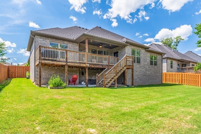 Building Photo - "Contemporary Elegance: Spacious 4 Bed, 3 Bath Modern Rental Home"