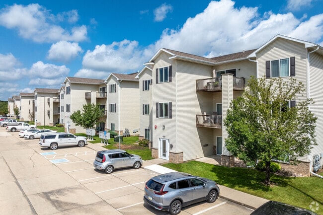 Building Photo - Fountains at Greenhill