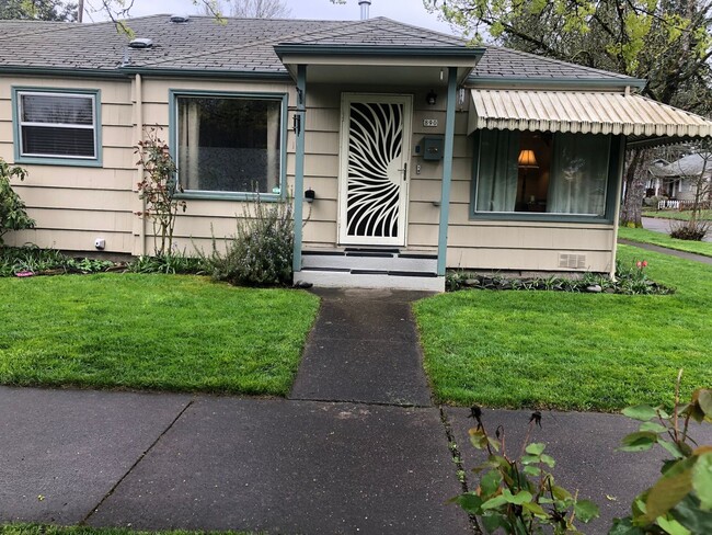 Building Photo - Terrific 2 Bedroom Bungalow in Jefferson W...