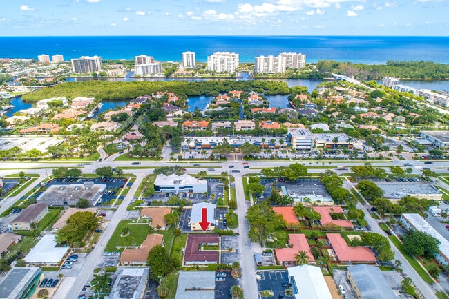 Building Photo - 541 NE 44th St