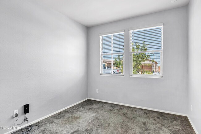 Building Photo - 18625 W Williams Rd
