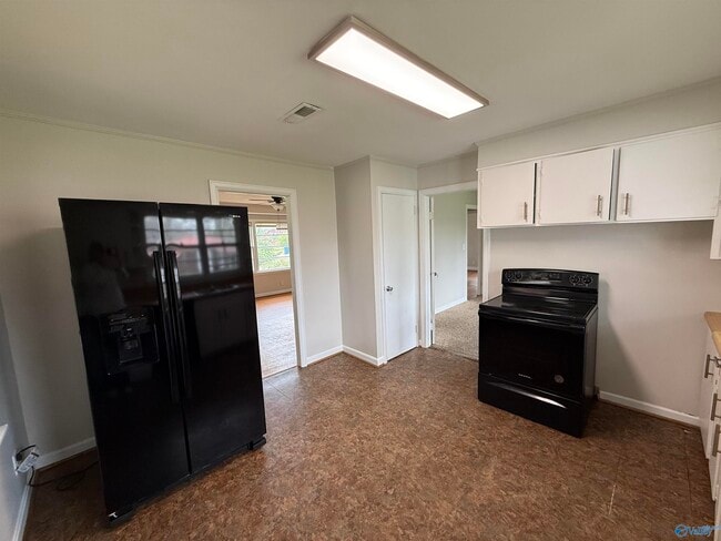 Building Photo - 804 Williams St