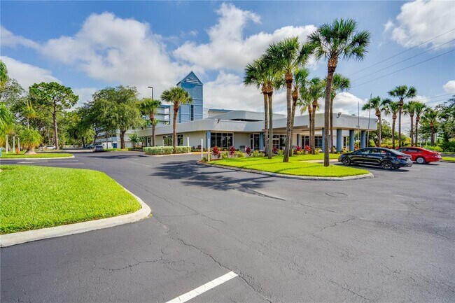Building Photo - 3010 W Bay Cir