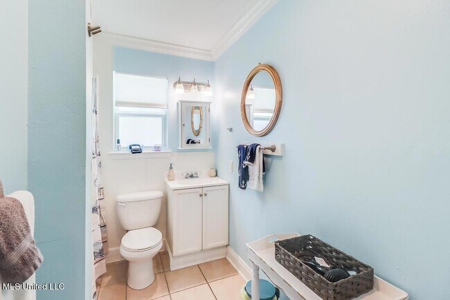 Building Photo - 410 Old Spanish Trail