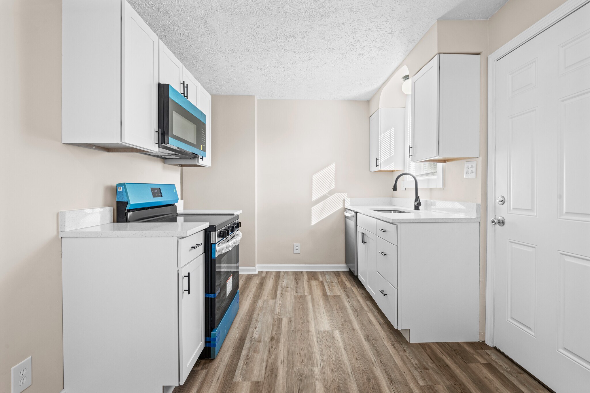 Building Photo - 1747 E Frankfort St