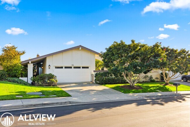 Building Photo - 3 Bedroom, 2 Bath Home Available In Jasmin...