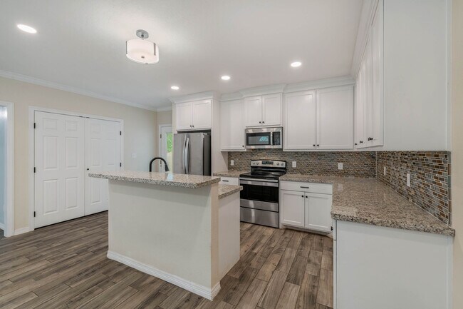 Building Photo - 1328 Baker Ave