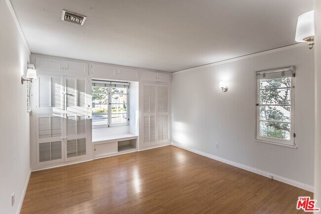 Building Photo - 2230 Midvale Ave