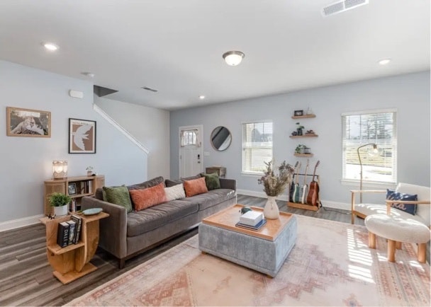 Building Photo - 241 River Rd