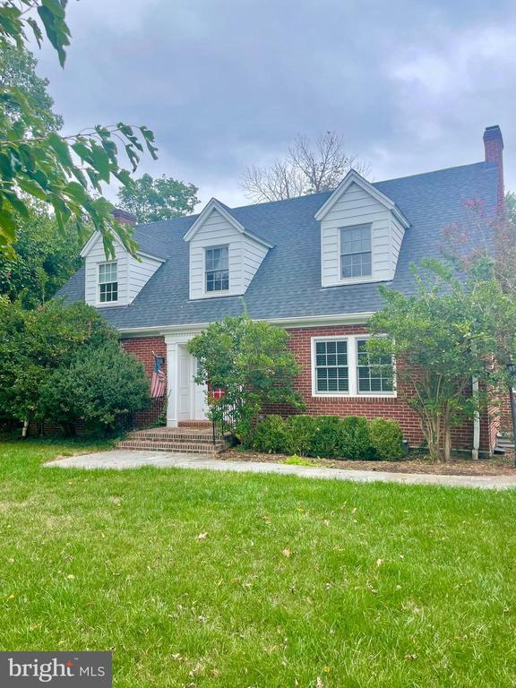 Building Photo - 9309 Main St