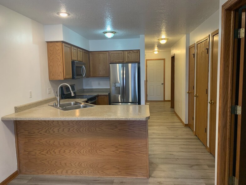 Building Photo - 313 N Cherokee Dr