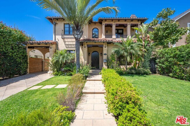 Building Photo - 305 N Palm Dr