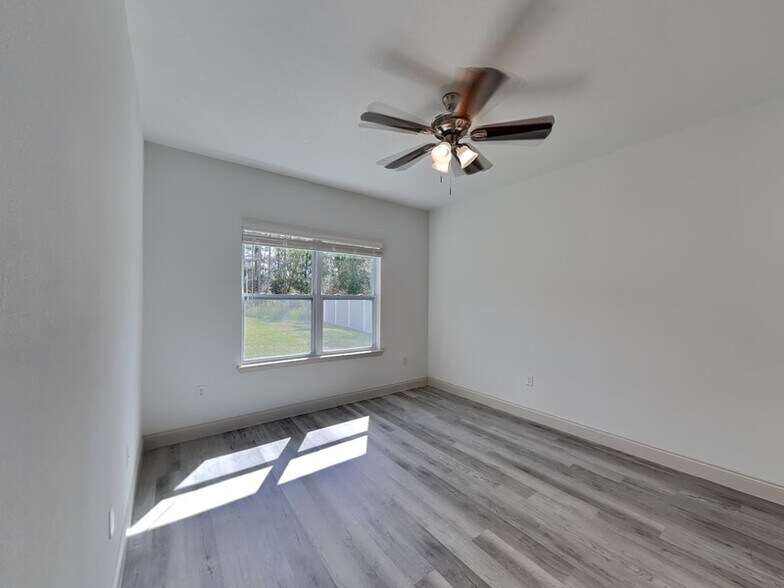 Building Photo - 7802 N Sarazen Dr