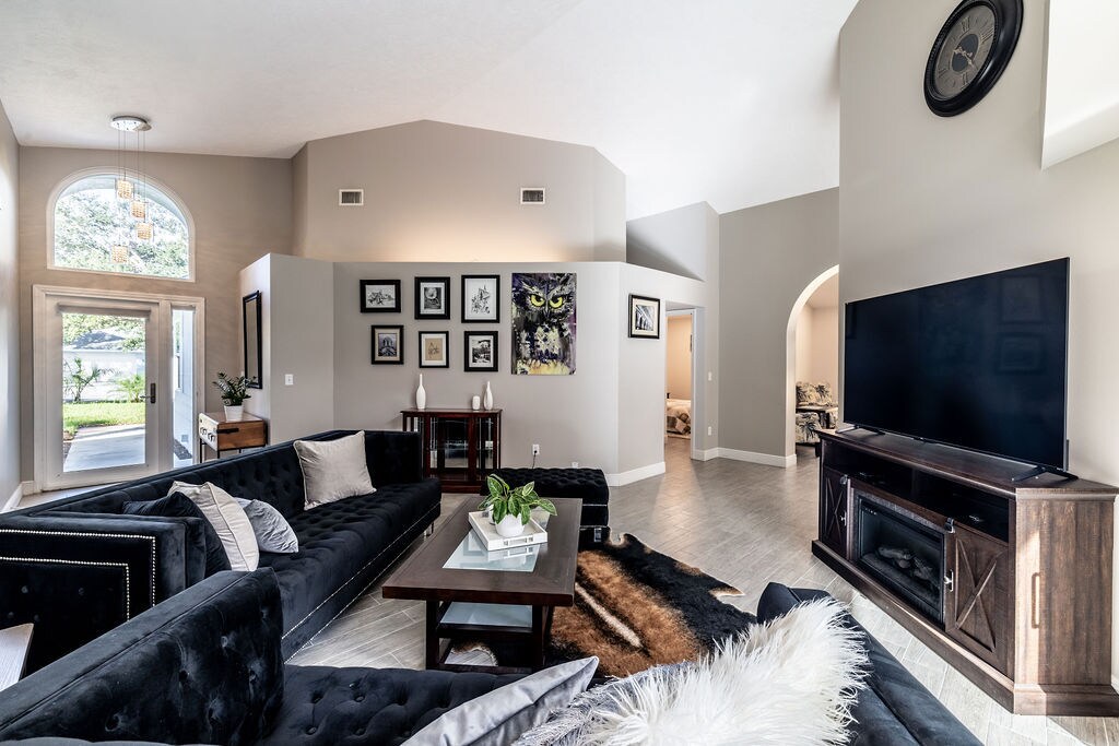 Building Photo - 9330 Seagrape Dr