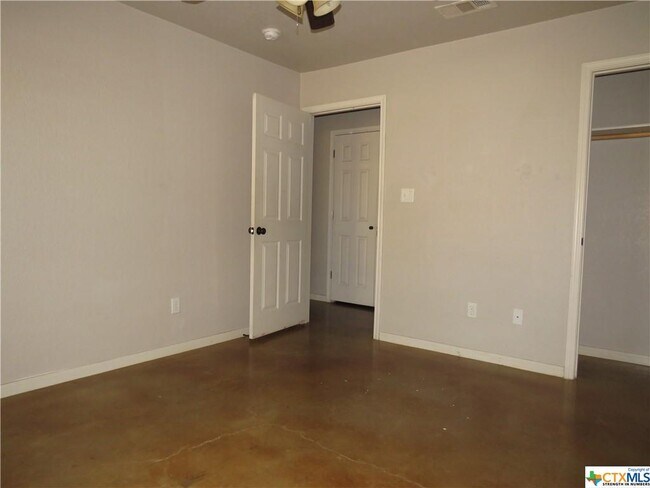 Building Photo - 4409 Brutus Ln