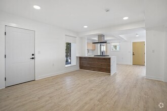Building Photo - 904 Quinnipiac Ave