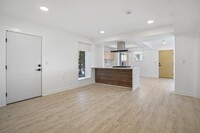 Building Photo - 904 Quinnipiac Ave